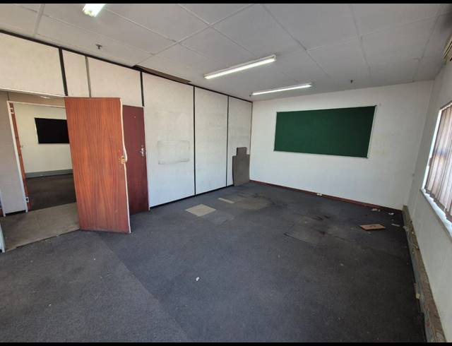7,250M² INDUSTRIAL YARD TO LET IN ROODEKOP